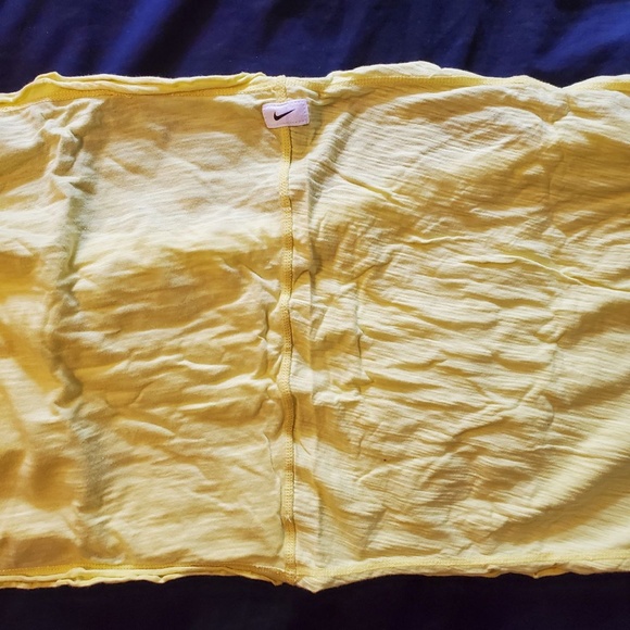 Nike Lightweight DRI-FIT Infinity Scarf Yellow - Picture 4 of 5